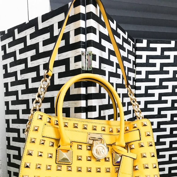 MK MICHAEL KORS | Hamilton Saffiano Leather Yellow Studded Purse | Lock & Key - Picture 14 of 16